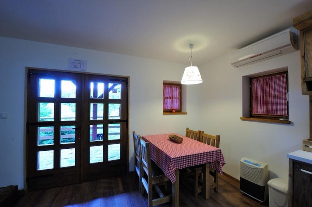 Apartment Drvena Kuca Mreznica Gornji Zvečaj 部屋 写真