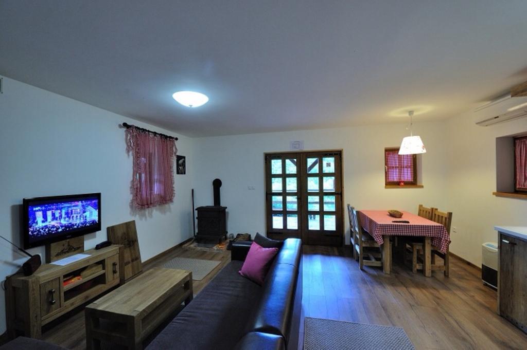 Apartment Drvena Kuca Mreznica Gornji Zvečaj 部屋 写真